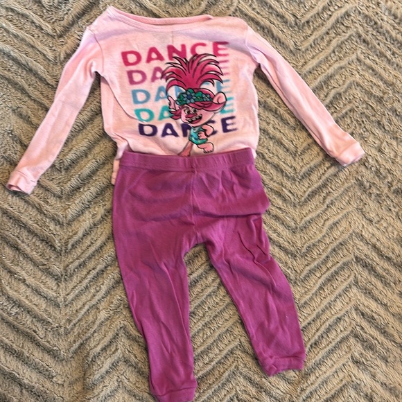 DreamWorks Trolls Pajamas Bundle 2T - Picture 2 of 3